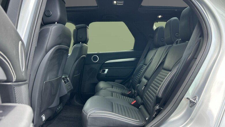 Land Rover Discovery 3.0 D300 R-Dynamic HSE 5dr Auto Diesel Station Wagon